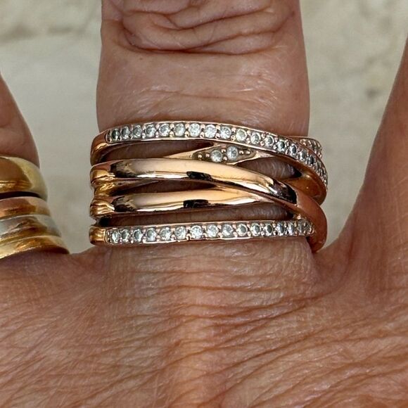 Pandora Sparkling & Polished Lines Ring
14K Rose Gold Plated - Picture 4 of 11